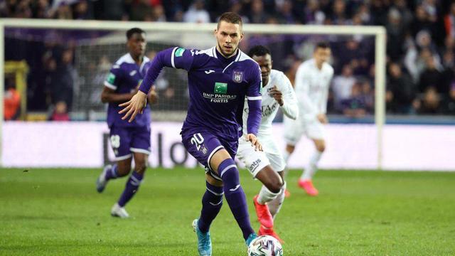 容的氛围中 容的氛围中