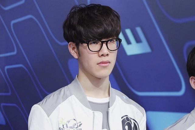 小组赛第三 小组赛第三