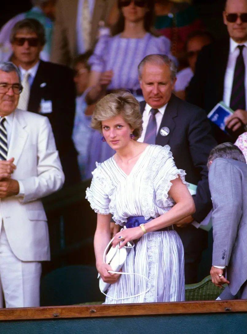 裁判一声哨 裁判一声哨